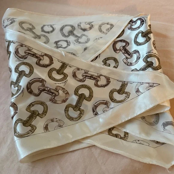 Vintage Iconic Gucci equestrian-themed horsebit scarf - Picture 4 of 8